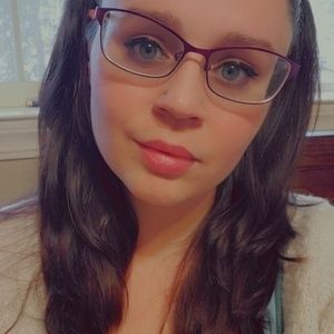 Meet your Posher, Clarissa